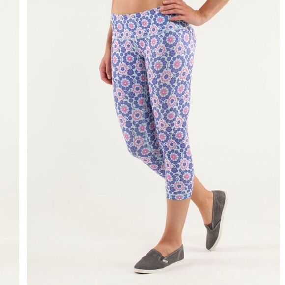 Lululemon Wunder Under Crop Size 4 Twiggy Printed Power Purple Aquamarine - Picture 2 of 10